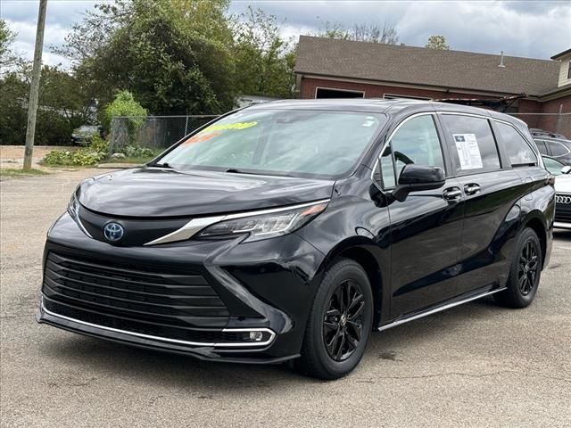 2022 Toyota Sienna XLE