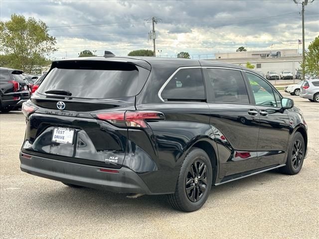 2022 Toyota Sienna XLE