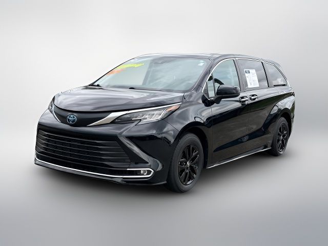 2022 Toyota Sienna XLE