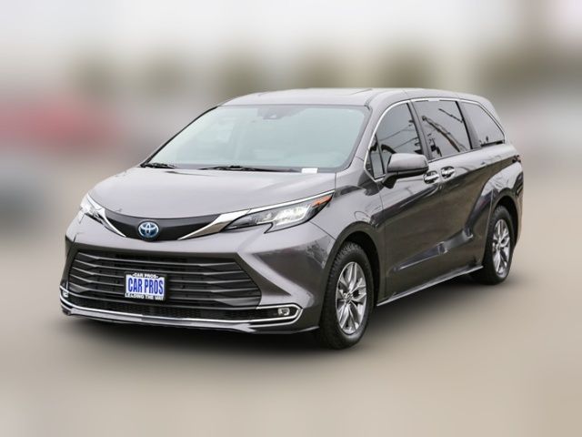 2022 Toyota Sienna XLE