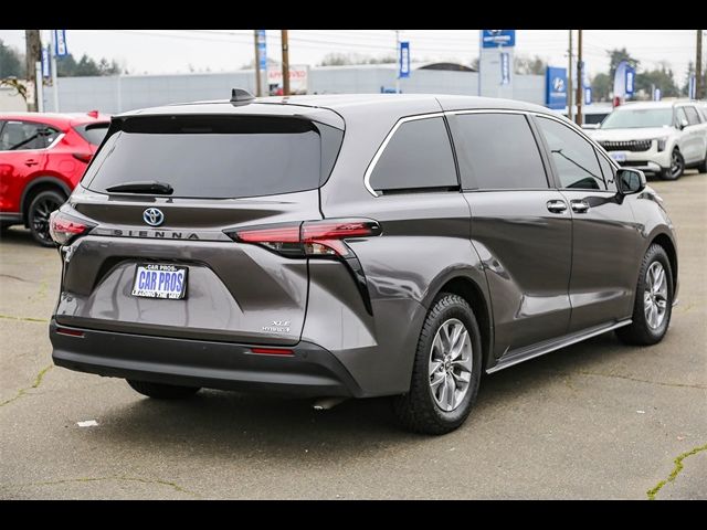 2022 Toyota Sienna XLE