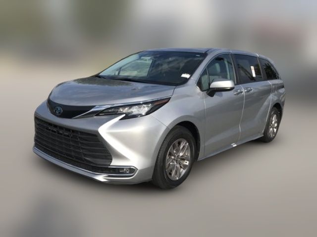 2022 Toyota Sienna XLE