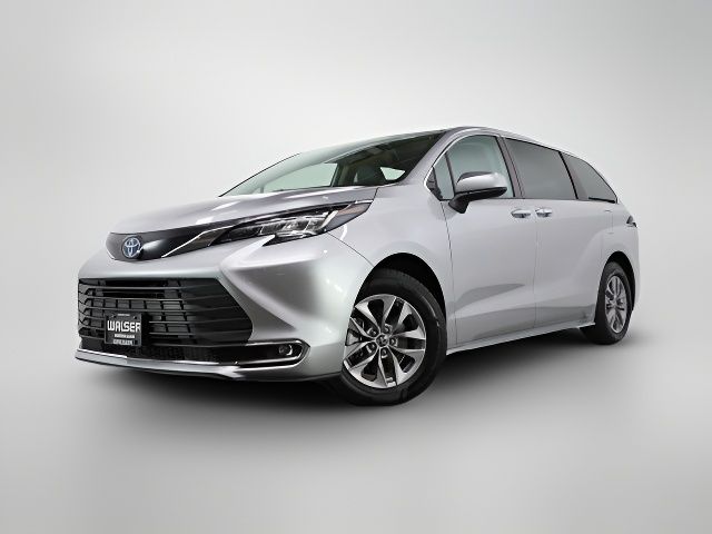 2022 Toyota Sienna XLE