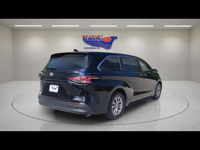 2022 Toyota Sienna XLE