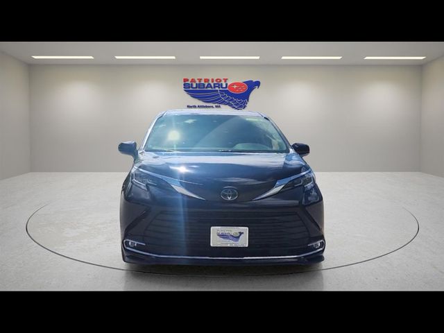 2022 Toyota Sienna XLE