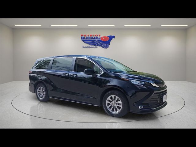 2022 Toyota Sienna XLE