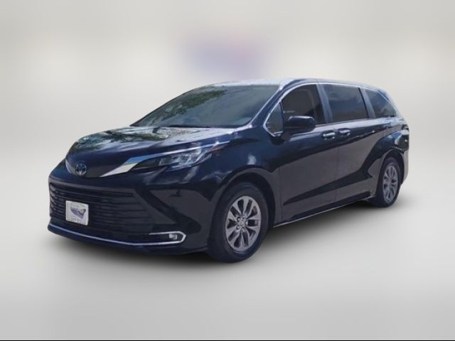 2022 Toyota Sienna XLE
