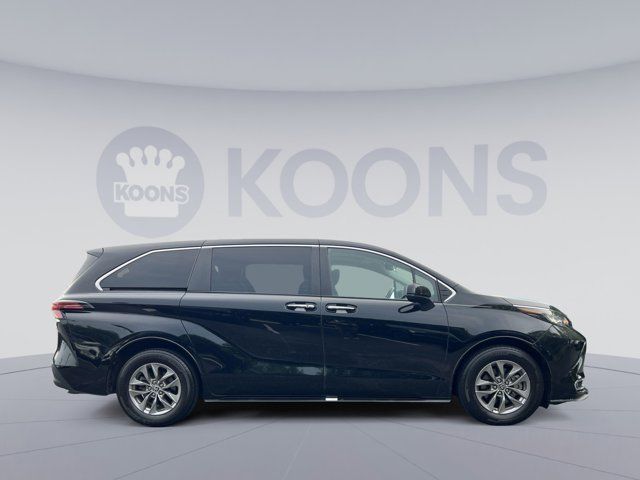 2022 Toyota Sienna XLE
