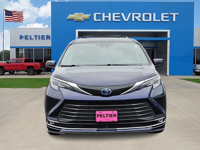 2022 Toyota Sienna XLE