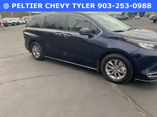 2022 Toyota Sienna XLE