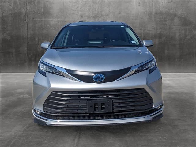 2022 Toyota Sienna XLE