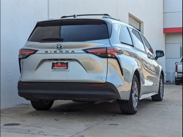 2022 Toyota Sienna XLE