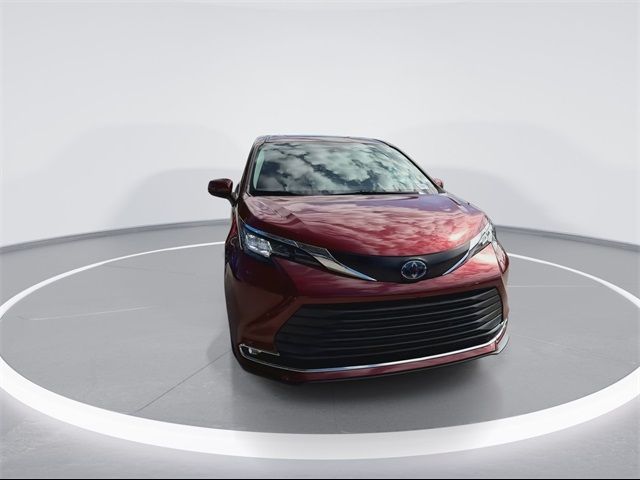 2022 Toyota Sienna XLE