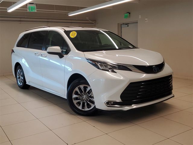 2022 Toyota Sienna XLE