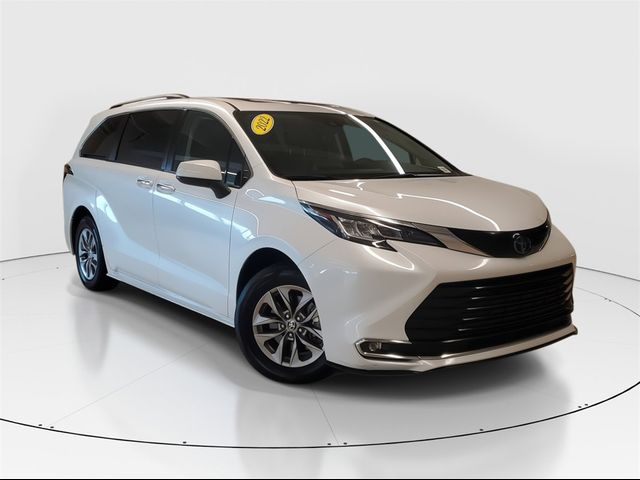 2022 Toyota Sienna XLE