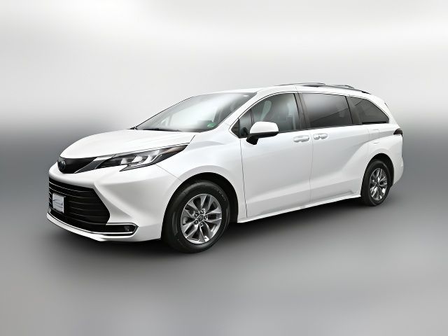 2022 Toyota Sienna XLE