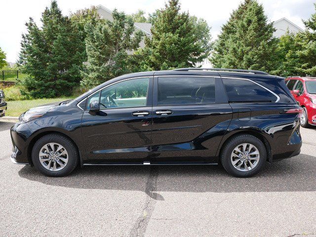 2022 Toyota Sienna XLE