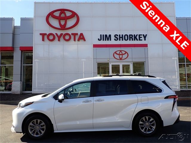 2022 Toyota Sienna XLE