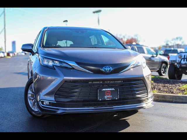 2022 Toyota Sienna XLE