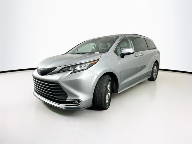 2022 Toyota Sienna XLE