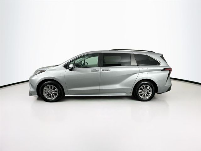 2022 Toyota Sienna XLE