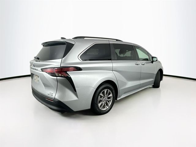 2022 Toyota Sienna XLE