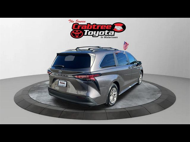 2022 Toyota Sienna XLE