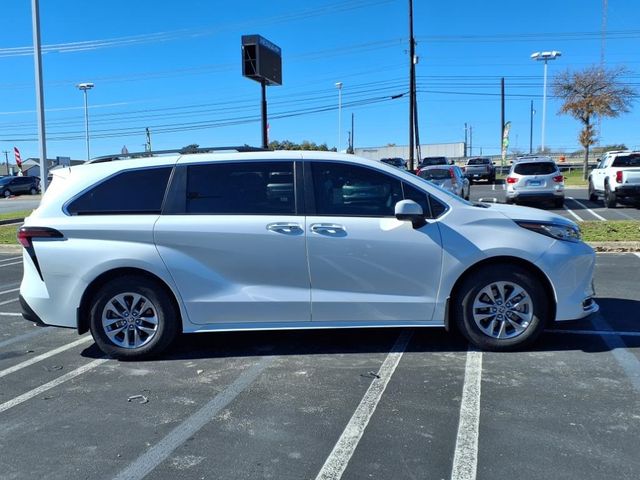 2022 Toyota Sienna XLE