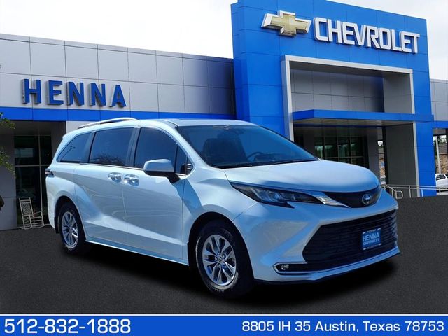 2022 Toyota Sienna XLE