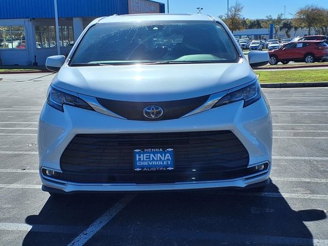 2022 Toyota Sienna XLE