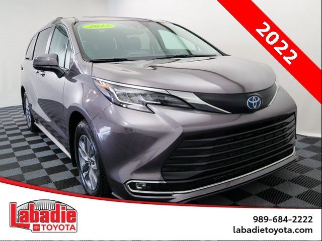 2022 Toyota Sienna XLE