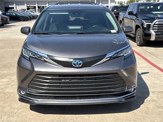 2022 Toyota Sienna XLE