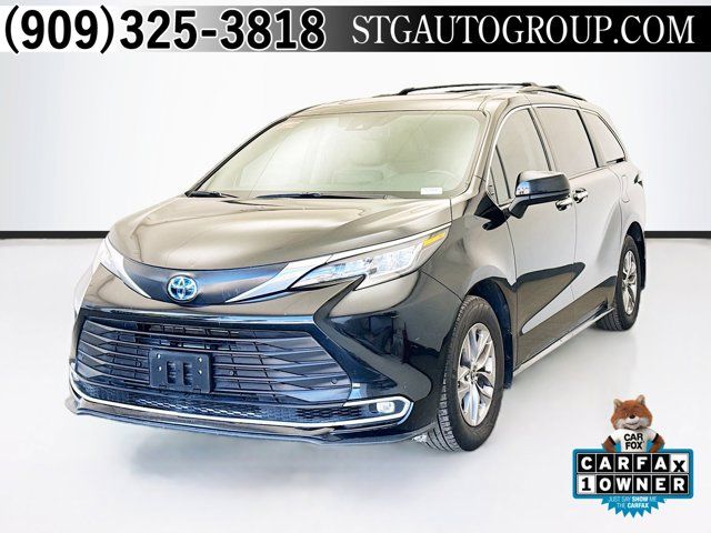 2022 Toyota Sienna XLE