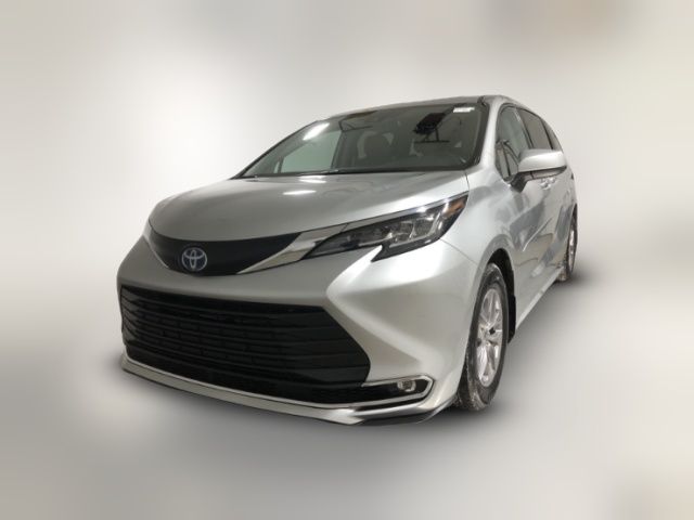 2022 Toyota Sienna XLE