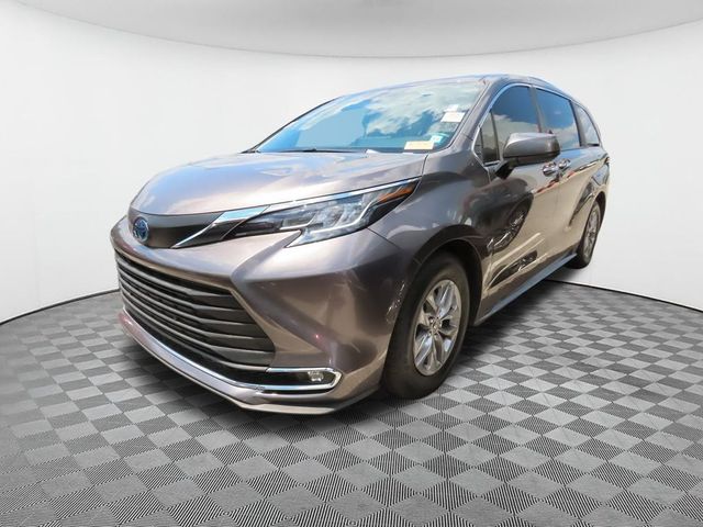 2022 Toyota Sienna XLE