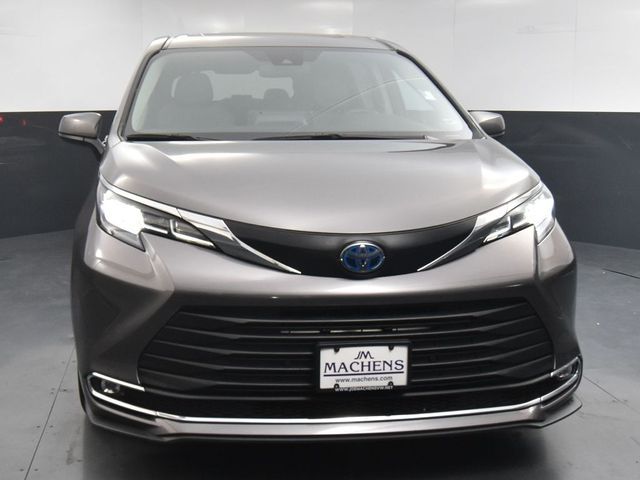 2022 Toyota Sienna XLE