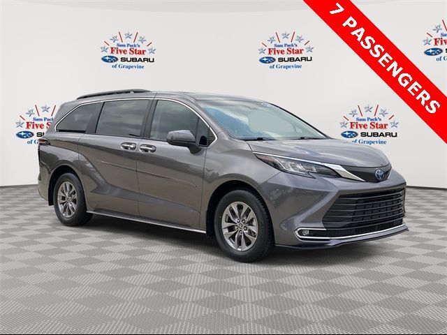 2022 Toyota Sienna XLE