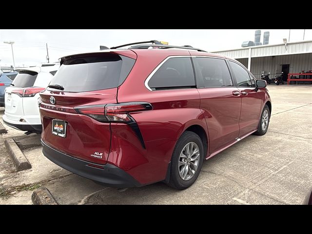 2022 Toyota Sienna XLE