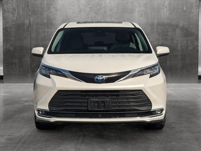 2022 Toyota Sienna XLE