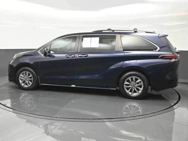 2022 Toyota Sienna XLE