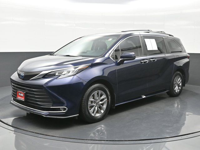 2022 Toyota Sienna XLE