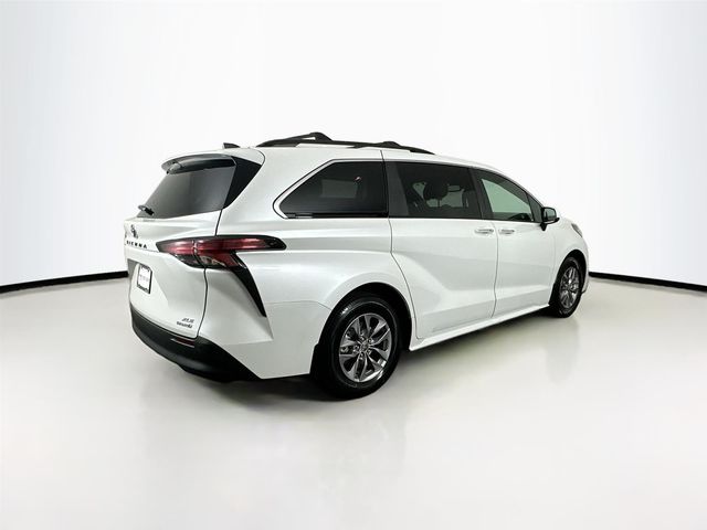 2022 Toyota Sienna XLE