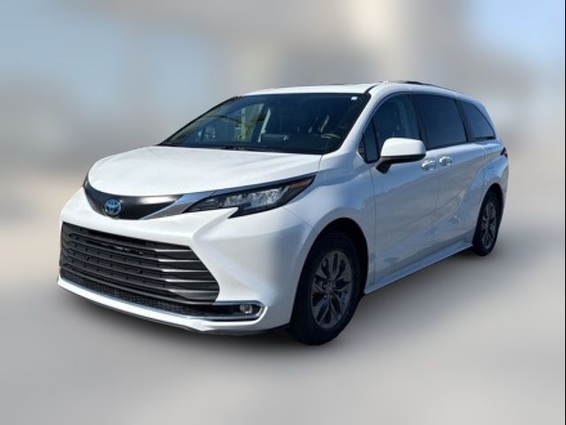 2022 Toyota Sienna XLE