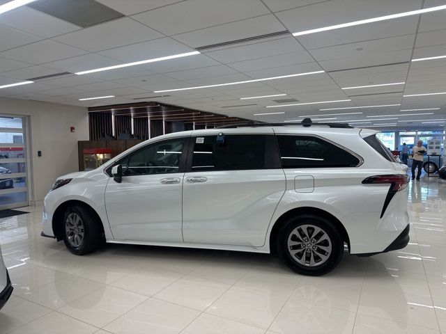 2022 Toyota Sienna XLE