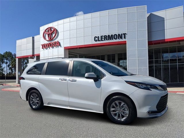 2022 Toyota Sienna XLE