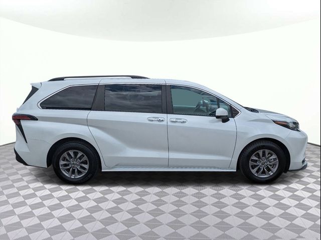 2022 Toyota Sienna XLE