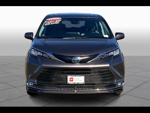 2022 Toyota Sienna XLE