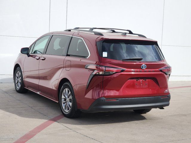 2022 Toyota Sienna XLE