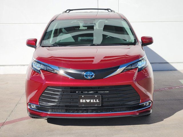 2022 Toyota Sienna XLE