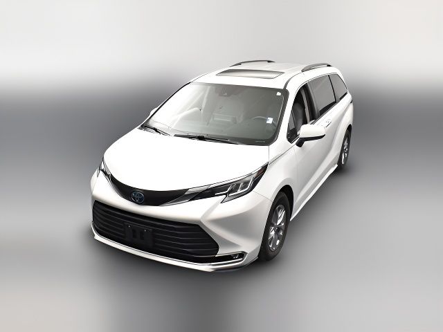 2022 Toyota Sienna XLE